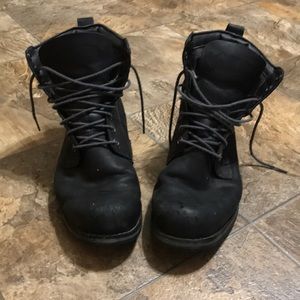 Men’s black timberland boots size 10.5